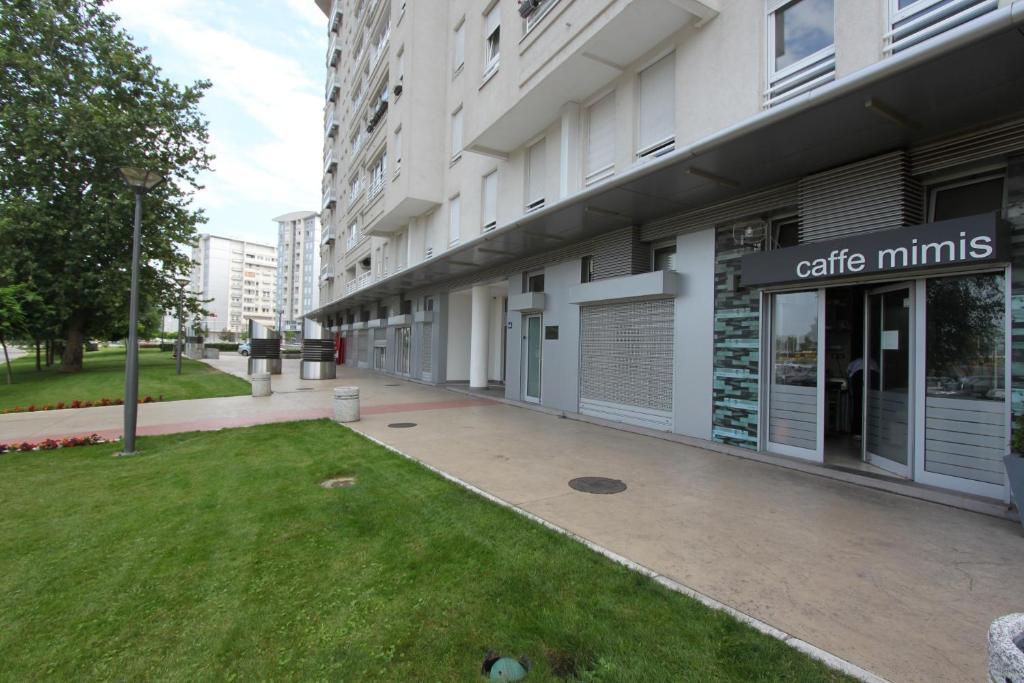 New Belgrade Apartments, Parking 5 Eur Per Day 객실 사진