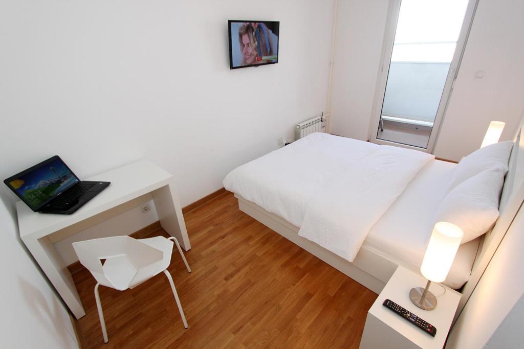 New Belgrade Apartments, Parking 5 Eur Per Day 객실 사진